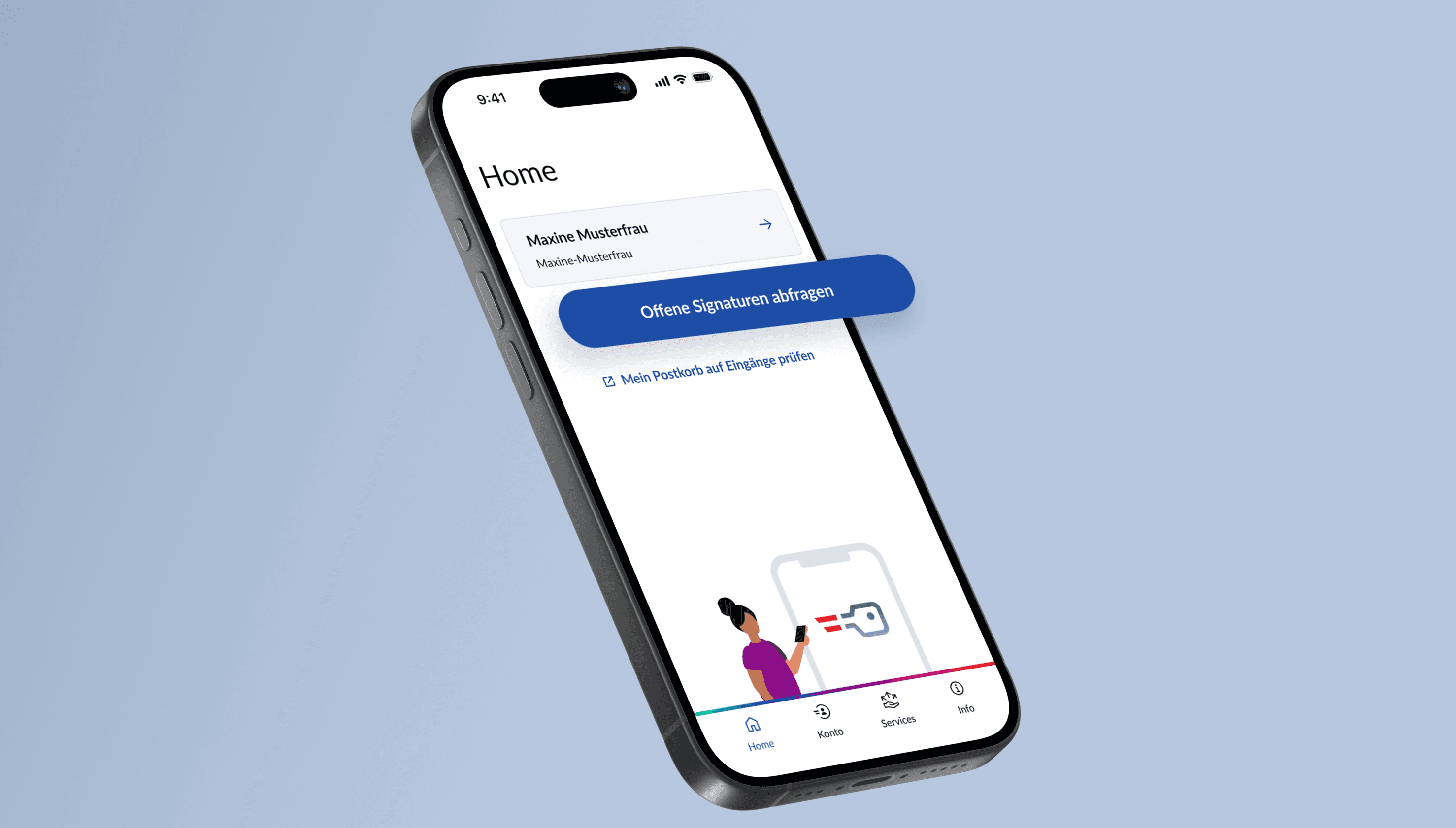 Mann hält lächelnd sein Smartphone mit der App „ID Austria“ in der Hand.